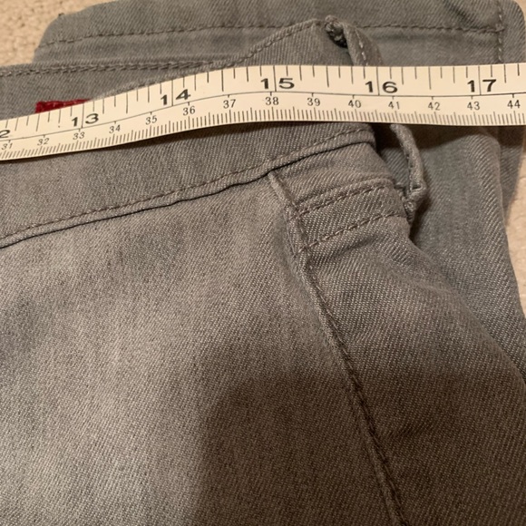 NWOT Lucky Brand Charlie Super Skinny. Size 4/27. Light gray. - Picture 10 of 12